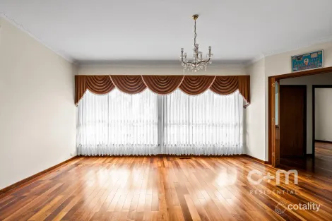 Property photo of 17 Ortolan Avenue Broadmeadows VIC 3047