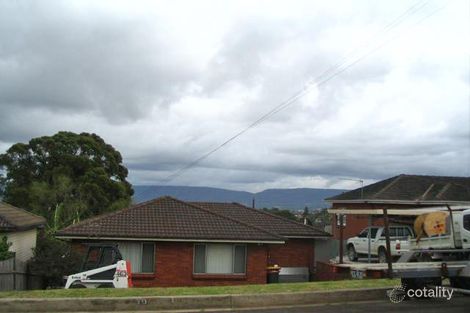 10 St Cloud Cres, Lake Heights, NSW 2502