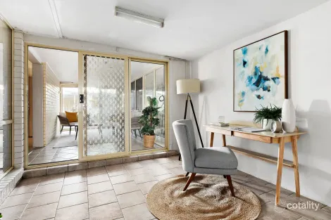 Property photo of 8 Dowding Close Fawkner VIC 3060