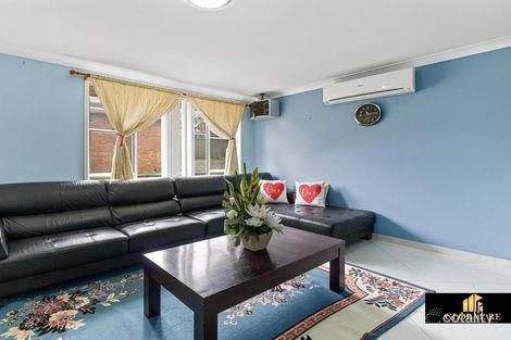 Property photo of 1/4 Jacquinot Place Glenfield NSW 2167