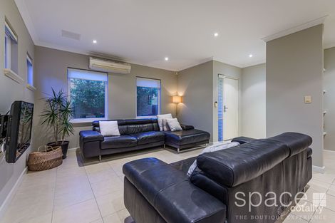Property photo of 1/165 Whatley Crescent Bayswater WA 6053