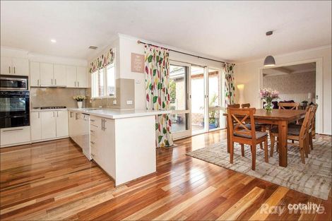 Property photo of 4 Eastleigh Drive Glen Waverley VIC 3150