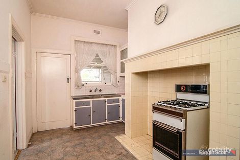 Property photo of 35 Summerhill Road Footscray VIC 3011