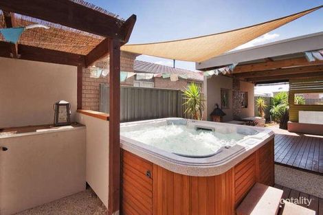 10 Murrumbidgee St, Manor Lakes, VIC 3024