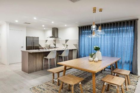 15 Windermere Bvd, Aveley, WA 6069