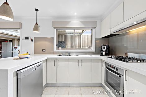 Property photo of 1/83 North Road Avondale Heights VIC 3034