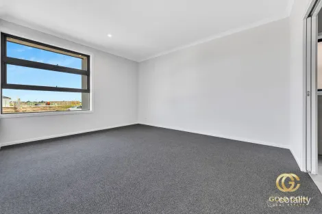 Property photo of 7 Dromore Avenue Clyde North VIC 3978