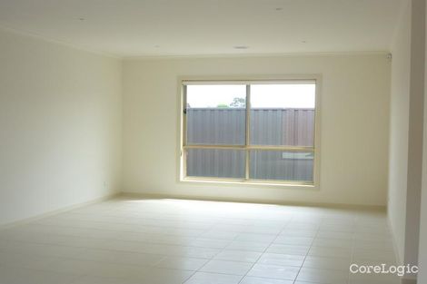 Property photo of 38 Elderberry Way Pakenham VIC 3810