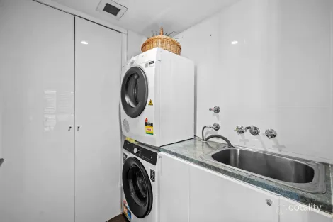 Property photo of 302/3544 Main Beach Parade Main Beach QLD 4217