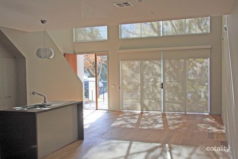 6/4 Mcnicoll St, Hughes, ACT 2605