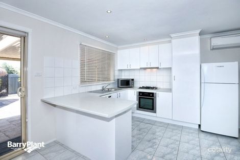 Property photo of 8 Marsden Walk Roxburgh Park VIC 3064