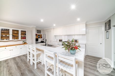 Property photo of 16 Ellerslie Street Gobbagombalin NSW 2650