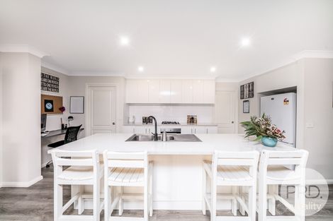 Property photo of 16 Ellerslie Street Gobbagombalin NSW 2650