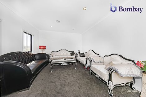 Property photo of 22 Stoke Circuit Wollert VIC 3750