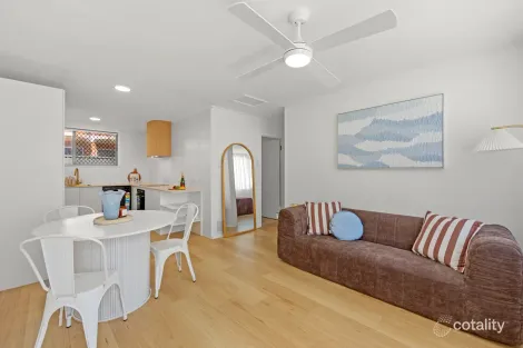 Property photo of 4/150 Frank Street Labrador QLD 4215