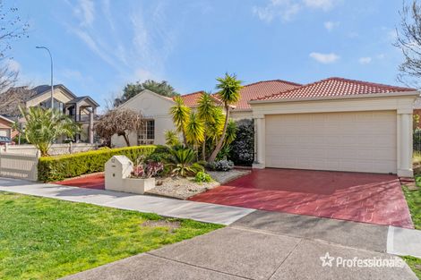 12 Wentworth Dr, Taylors Lakes, VIC 3038