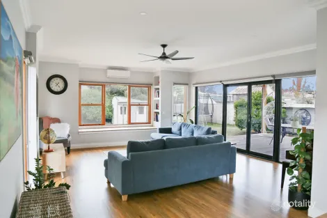 10 Finlason St, Mansfield, VIC 3722