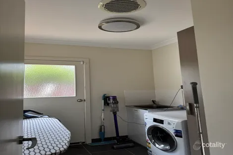 Property photo of 61 Valley Park Boulevard Westmeadows VIC 3049