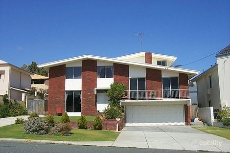 14 Elliott Rd, Trigg, WA 6029