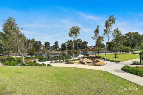 Property photo of 16 Solstice Way Treeby WA 6164