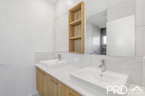 Property photo of 13 Robert Street Mudgeeraba QLD 4213