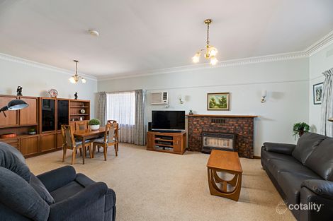Property photo of 32 Curie Avenue Oak Park VIC 3046