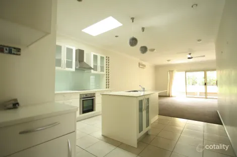 67 Shrapnel Rd, Cannon Hill, QLD 4170