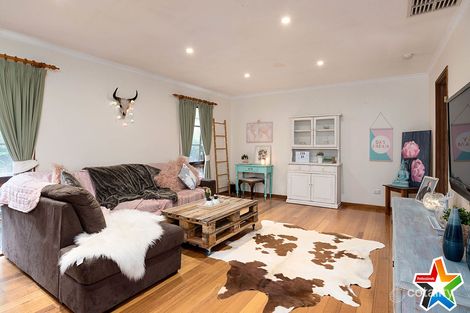 Property photo of 6 Farrar Way Wandin North VIC 3139