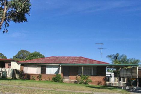 8 Medlow Dr, Quakers Hill, NSW 2763