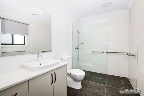 Property photo of 1/10 Dellar Crescent Horsham VIC 3400