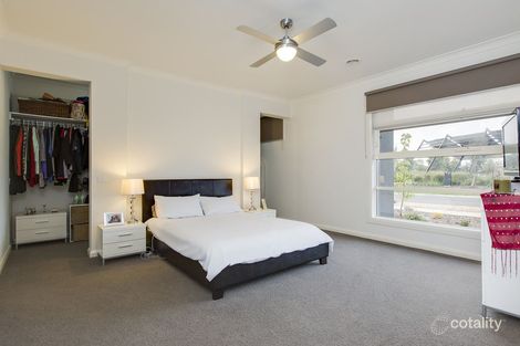Property photo of 20 Emu Bush Drive Cranbourne West VIC 3977