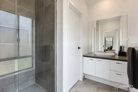 Property photo of 36 Teamsters Circuit Kilmore VIC 3764