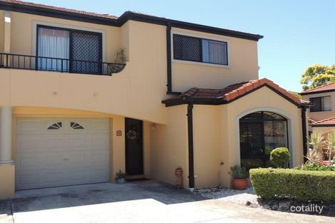 2/95 Pohlman St, Southport, QLD 4215