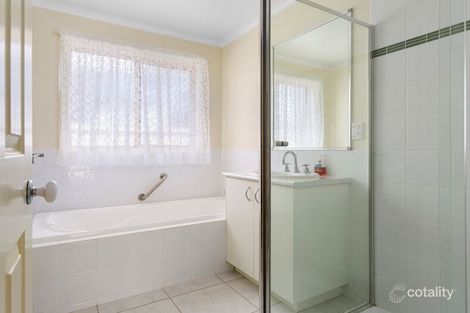 Property photo of 36 Belladonna Rise Kangaroo Flat VIC 3555