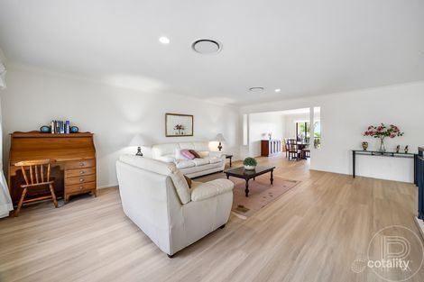 Property photo of 11 Ocean Crest Place Alexandra Headland QLD 4572