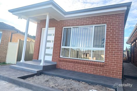 21 Pickett Ave, Minto, NSW 2566