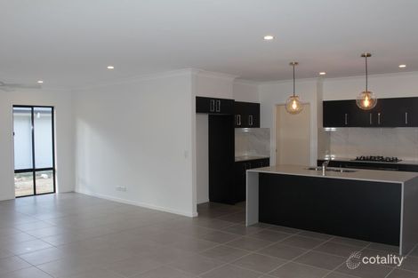 4 Stoneyway Ave, Maudsland, QLD 4210