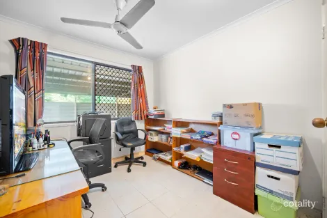 Property photo of 12 Aruma Close White Rock QLD 4868