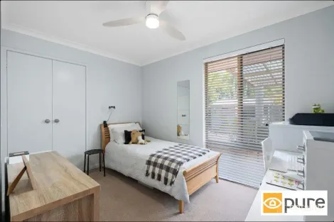 Property photo of 76 Bridgewater Drive Kallaroo WA 6025