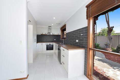 Property photo of 2/5 Gilbertson Street Essendon VIC 3040
