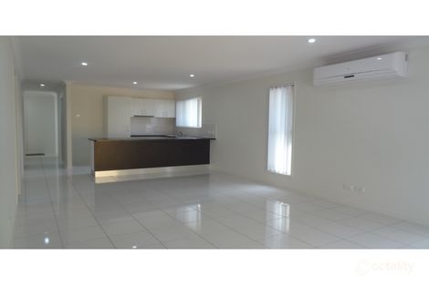 Property photo of 17 Warilla View Blacks Beach QLD 4740