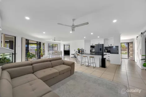 Property photo of 2 Dartmouth Close Clinton QLD 4680
