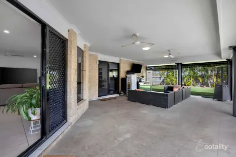 Property photo of 2 Dartmouth Close Clinton QLD 4680