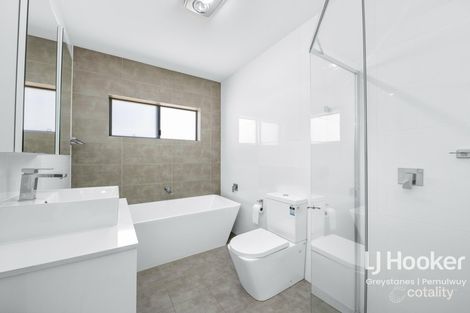 Property photo of 82 Grevillea Crescent Greystanes NSW 2145