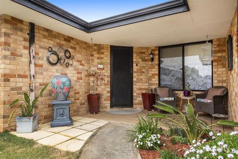 Property photo of 6 Allora Close Dudley Park WA 6210