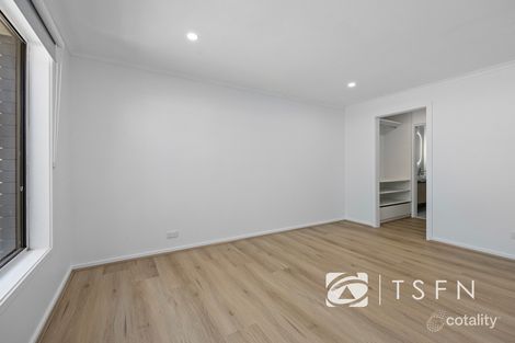 Property photo of 2 Deakin Drive Flora Hill VIC 3550