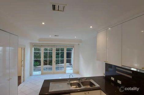 Property photo of 1/16 Kent Court Toorak VIC 3142