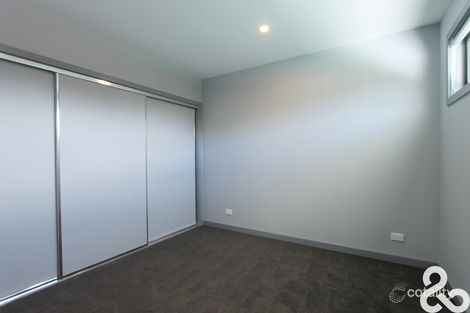 Property photo of 17A Coventry Crescent Mill Park VIC 3082