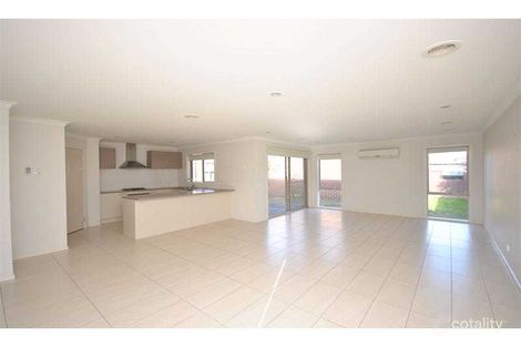 Property photo of 21 Brolin Terrace Cranbourne North VIC 3977