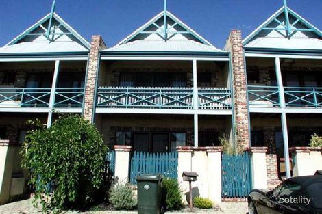 2/100 Stirling Hwy, North Fremantle, WA 6159
